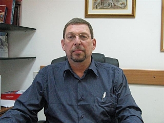 Dr. Jacob Folakbitz, the head of the center (Enlarge)
